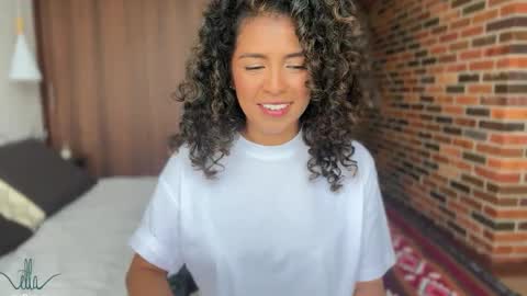 Snapshot of illaroom chatting on December 5, 2024, 8:33 pm Kloe online show from December 5, 2024, 8:33 pm