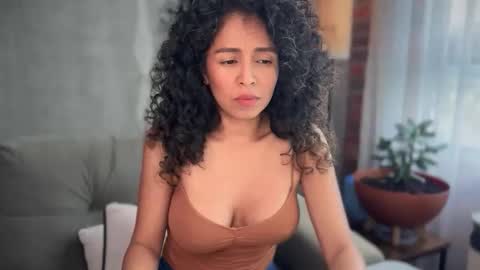 Kloe online show from November 29, 2025, 10:13 pm