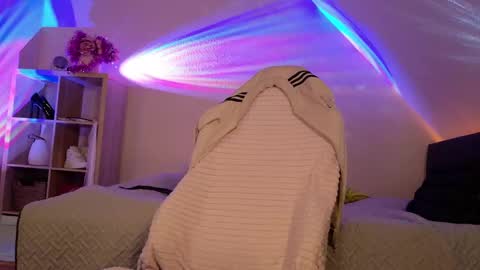 Snapshot of ilucyme chatting on December 13, 2024, 7:43 pm ilucyme online show from December 13, 2024, 7:43 pm