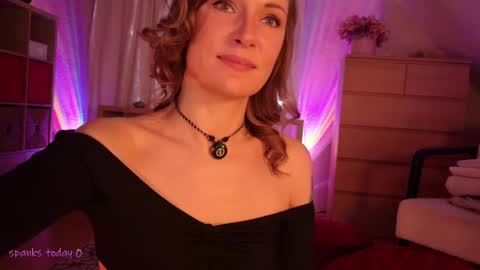 Snapshot of ilucyme chatting on February 7, 2025, 7:38 pm ilucyme online show from February 7, 2025, 7:38 pm