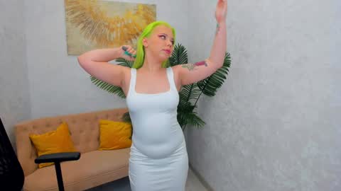 Snapshot of im__youre_sunshine chatting on January 10, 2025, 11:29 pm Roxy online show from January 10, 2025, 11:29 pm