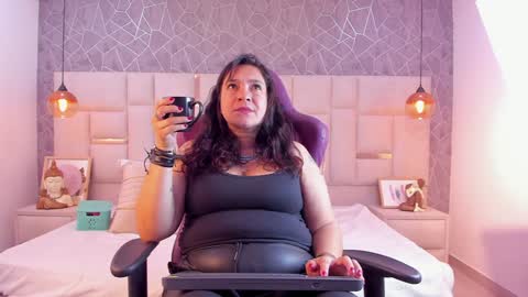 Snapshot of im_alaya chatting on February 2, 2025, 10:28 pm Alaya online show from February 2, 2025, 10:28 pm