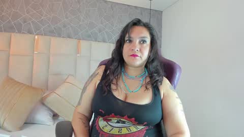 Snapshot of im_alaya chatting on February 5, 2025, 8:35 pm Alaya online show from February 5, 2025, 8:35 pm