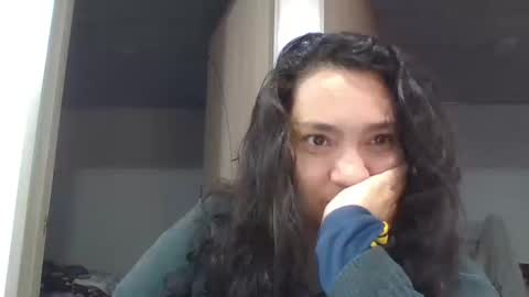 Snapshot of im_alaya chatting on October 15, 2025, 8:42 pm Alaya online show from October 15, 2025, 8:42 pm