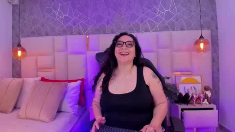 Snapshot of im_alaya chatting on December 2, 2025, 3:45 am Alaya online show from December 2, 2025, 3:45 am