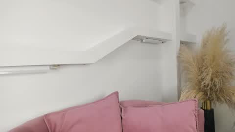 Aleja  online show from October 1, 2025, 1:11 am