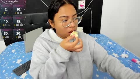 Angela online show from February 2, 2025, 11:21 pm