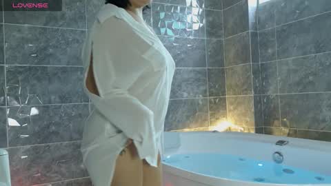 Snapshot of im_aurora_ chatting on December 14, 2025, 9:08 pm aurora online show from December 14, 2025, 9:08 pm