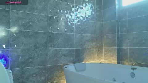 Snapshot of im_aurora_ chatting on December 15, 2025, 9:08 pm aurora online show from December 15, 2025, 9:08 pm