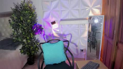 criss online show from November 6, 2025, 3:18 am