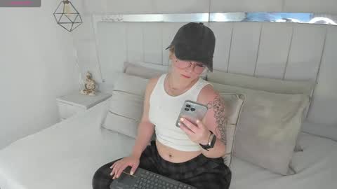 Snapshot of im_dalhia chatting on February 7, 2025, 8:42 pm DAHLIA online show from February 7, 2025, 8:42 pm