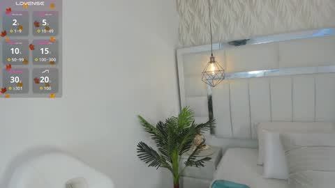 Snapshot of im_dalhia chatting on October 27, 2025, 8:46 pm DAHLIA online show from October 27, 2025, 8:46 pm