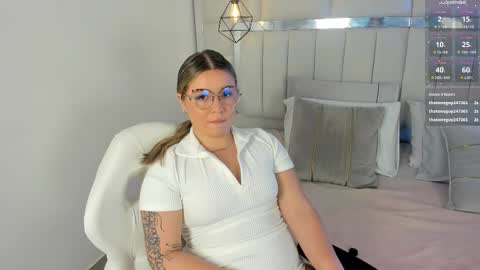 Snapshot of im_dalhia chatting on November 15, 2025, 8:27 pm DAHLIA online show from November 15, 2025, 8:27 pm