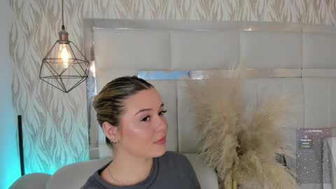 Snapshot of im_dalhia chatting on December 3, 2025, 9:24 pm DAHLIA online show from December 3, 2025, 9:24 pm