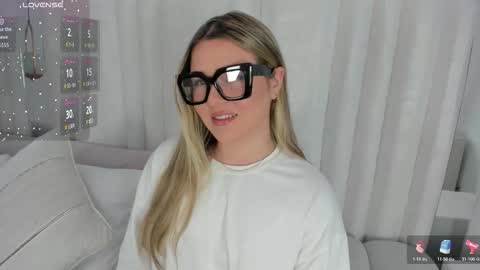 Snapshot of im_dalhia chatting on December 14, 2025, 2:00 pm DAHLIA online show from December 14, 2025, 2:00 pm