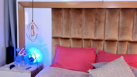 Anna  online show from February 19, 2025, 3:05 pm