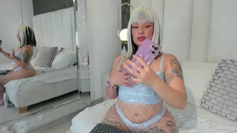 Snapshot of im_genesis chatting on December 4, 2025, 8:50 pm im_genesis online show from December 4, 2025, 8:50 pm