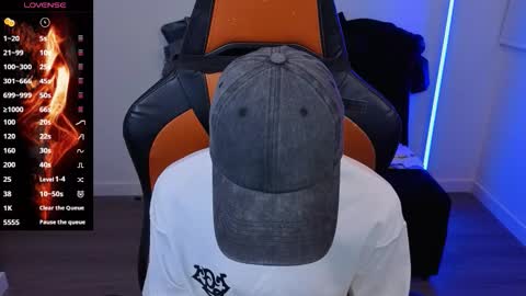 Laia online show from October 30, 2025, 11:49 pm