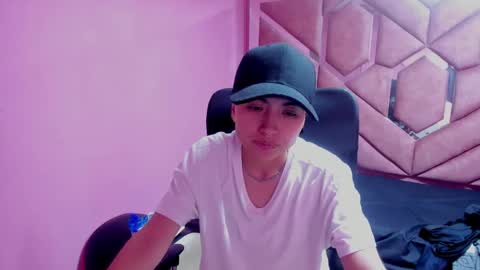 Snapshot of im_mathias chatting on January 16, 2025, 6:25 am mathias online show from January 16, 2025, 6:25 am