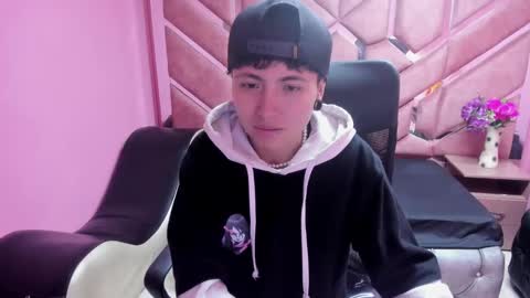 Snapshot of im_mathias chatting on January 17, 2025, 11:59 am mathias online show from January 17, 2025, 11:59 am