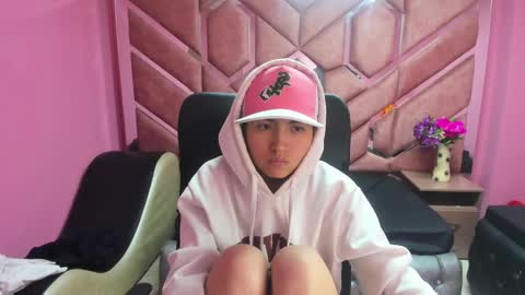 Snapshot of im_mathias chatting on January 21, 2025, 11:35 am mathias online show from January 21, 2025, 11:35 am