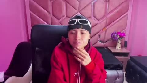 Snapshot of im_mathias chatting on January 22, 2025, 6:42 am mathias online show from January 22, 2025, 6:42 am