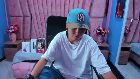 Snapshot of im_mathias chatting on March 5, 2025, 2:46 am mathias online show from March 5, 2025, 2:46 am