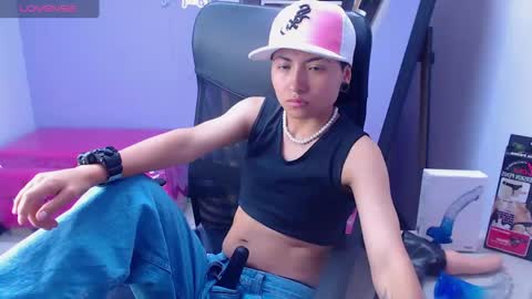 Snapshot of im_mathias chatting on March 7, 2025, 8:45 am mathias online show from March 7, 2025, 8:45 am