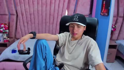 Snapshot of im_mathias chatting on March 11, 2025, 3:37 am mathias online show from March 11, 2025, 3:37 am