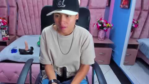 Snapshot of im_mathias chatting on March 11, 2025, 7:58 am mathias online show from March 11, 2025, 7:58 am