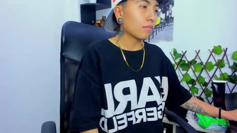 Snapshot of im_mathias chatting on November 8, 2025, 5:29 am mathias online show from November 8, 2025, 5:29 am