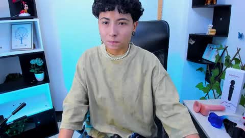 Snapshot of im_mathias chatting on November 22, 2025, 2:10 am mathias online show from November 22, 2025, 2:10 am