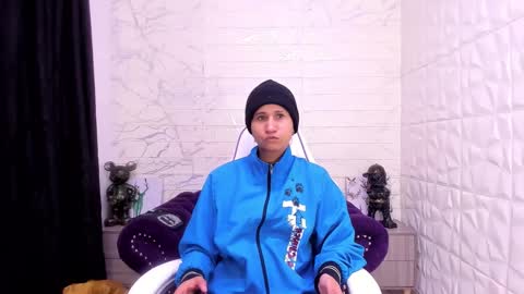 im_milan_rs online show from February 9, 2025, 1:00 am