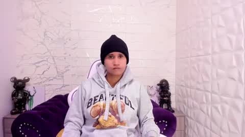 im_milan_rs online show from February 12, 2025, 12:27 am