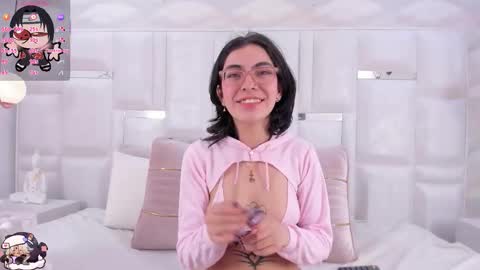 Snapshot of im_molly_angel chatting on November 6, 2025, 8:32 pm Moly online show from November 6, 2025, 8:32 pm