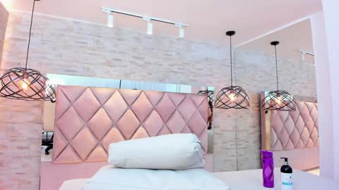 im mou  online show from January 23, 2025, 7:51 pm