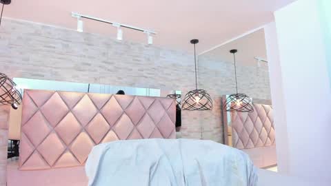 im mou  online show from January 29, 2025, 6:50 pm