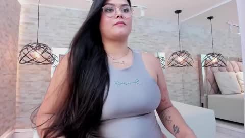 im mou  online show from February 21, 2025, 3:43 pm