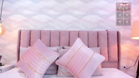 Snapshot of im_nika_ chatting on January 8, 2025, 12:47 pm Nika online show from January 8, 2025, 12:47 pm