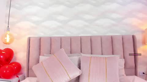 Snapshot of im_nika_ chatting on February 22, 2025, 1:02 pm Nika online show from February 22, 2025, 1:02 pm