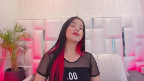 Snapshot of im_nika_ chatting on November 17, 2025, 12:33 pm Nika online show from November 17, 2025, 12:33 pm