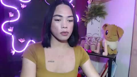 Snapshot of im_urlovergirlxxx chatting on November 11, 2025, 9:42 am Hii love online show from November 11, 2025, 9:42 am