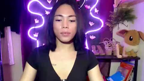 Snapshot of im_urlovergirlxxx chatting on November 16, 2025, 1:17 pm Hii love online show from November 16, 2025, 1:17 pm