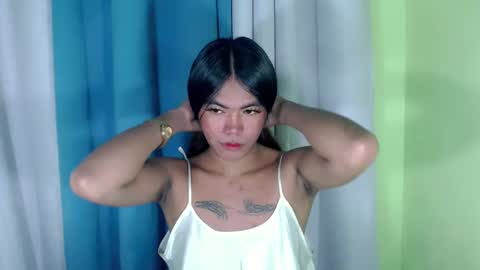 Snapshot of im_yourfairyannaxx chatting on February 1, 2025, 2:05 am im_yourfairyannaxx online show from February 1, 2025, 2:05 am