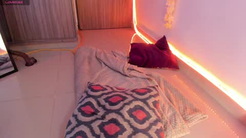 mia ---------  COL TIME online show from December 11, 2024, 1:26 am