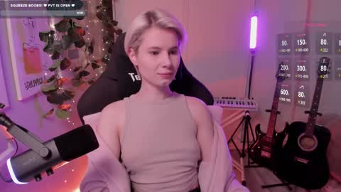 Snapshot of imnotmia chatting on March 4, 2025, 10:13 am Mia online show from March 4, 2025, 10:13 am