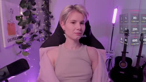 Snapshot of imnotmia chatting on March 9, 2025, 10:19 am Mia online show from March 9, 2025, 10:19 am