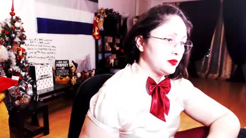 Snapshot of imperatrizasado chatting on December 8, 2024, 6:17 pm Empress online show from December 8, 2024, 6:17 pm