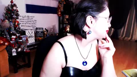 Snapshot of imperatrizasado chatting on December 13, 2024, 8:26 pm Empress online show from December 13, 2024, 8:26 pm