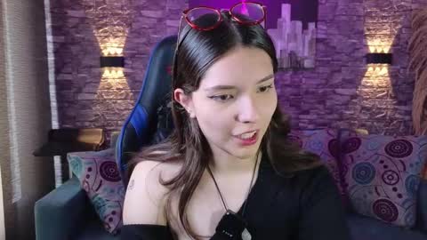 Karen  online show from September 15, 2025, 7:25 pm